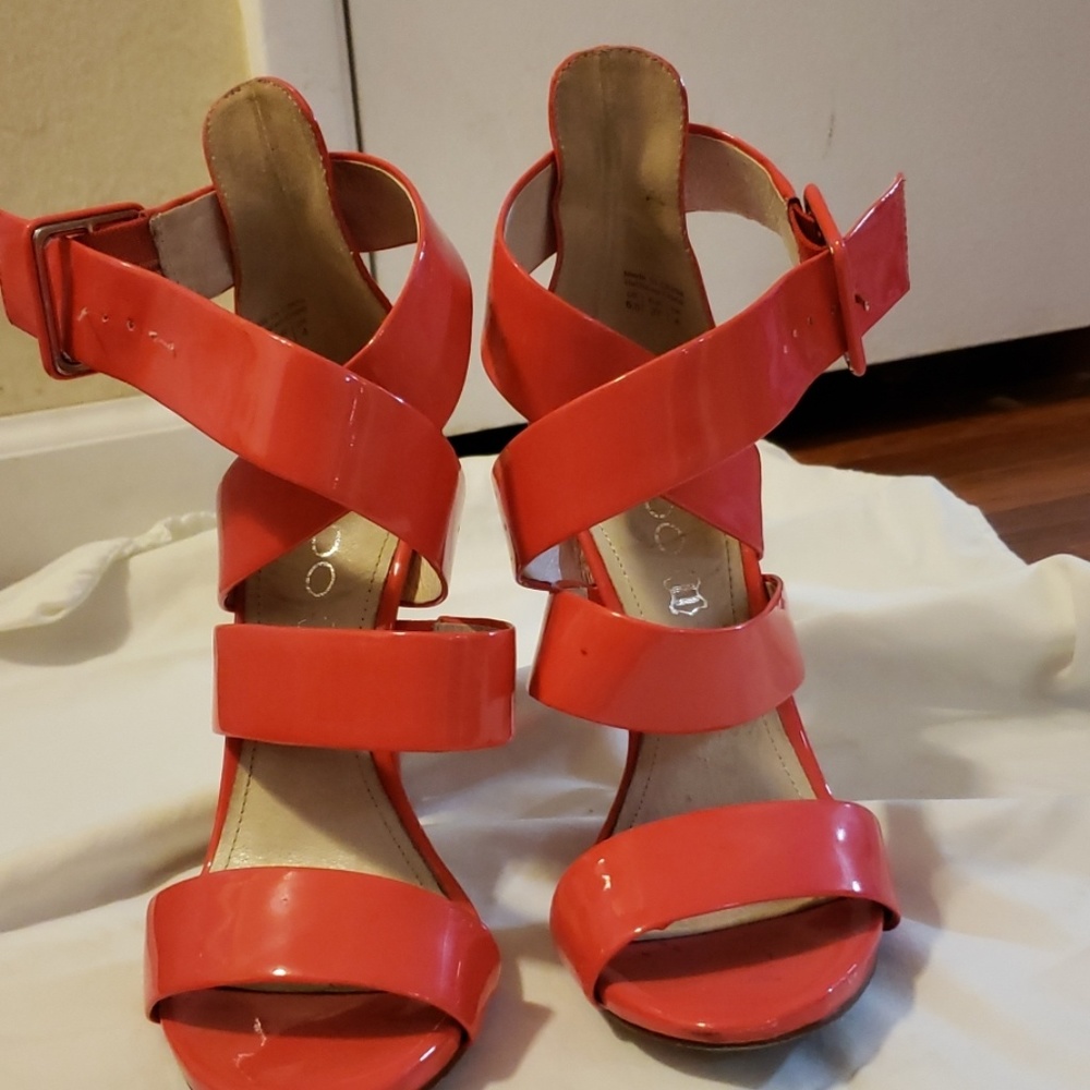 Bright heels - Picture 2 of 6